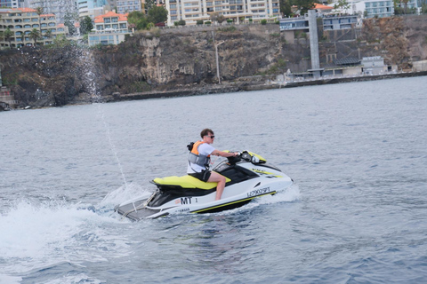 Funchal: Kurs jazdy na nartach wodnych30-minutowe doświadczenie JetSki