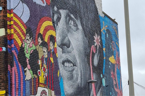 Liverpool: Private Beatles Taxi Tour with Guided Walk Finale