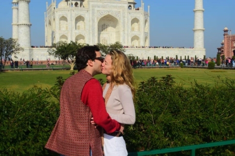 Delhi/Agra: Private Taj Mahal und Agra Fort Tour mit dem Autoab Delhi: Auto, Reiseführer, Eintrittskarten, Frühstück/Mittagessen