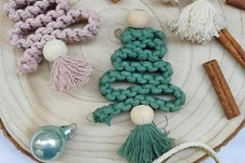 Leipzig: Macrame Christmas Workshop with 7 Festive Designs
