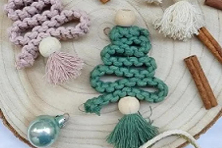 Leipzig: Macrame Christmas Workshop with 7 Festive Designs