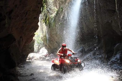 Ubud: O melhor da aventura em quadriciclo ATVPasseio duplo e individual com traslado particular em ATV verde