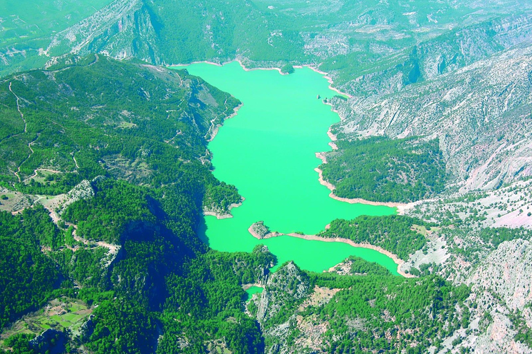 Alanya: Gita in barca nel canyon verde con pranzo e servizio di prelievo in hotel