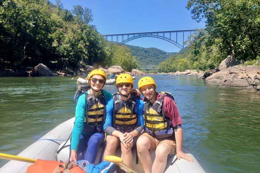 Hico, WV: Rafting-Tagestour auf dem Lower New River mit Mittagessen. Foto: GetYourGuide