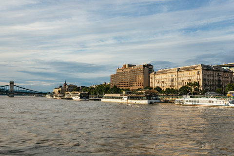 Budapest: Danube River City Lights Express CruiseNighttime Cruise