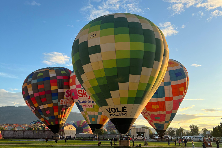 Cdmx Teotihuacan:Ballonvaart + Ontbijt + VervoerTeotihuacan: Ballonvaart