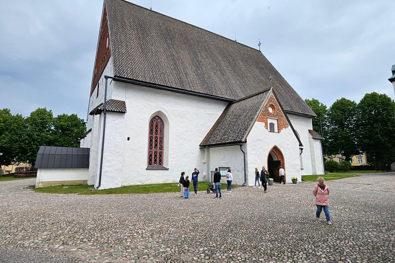 From Helsinki: Porvoo Old Town & River Heritage Guided Tour