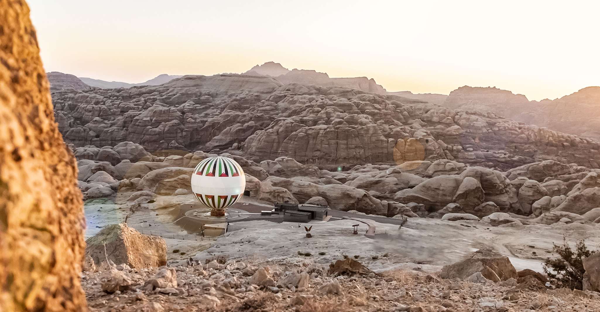 Petra, Vertical Balloon - Housity