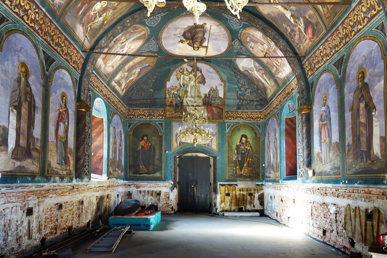 Bucharest: Guided Tour to Bellu Manor & Zamfira Monastery