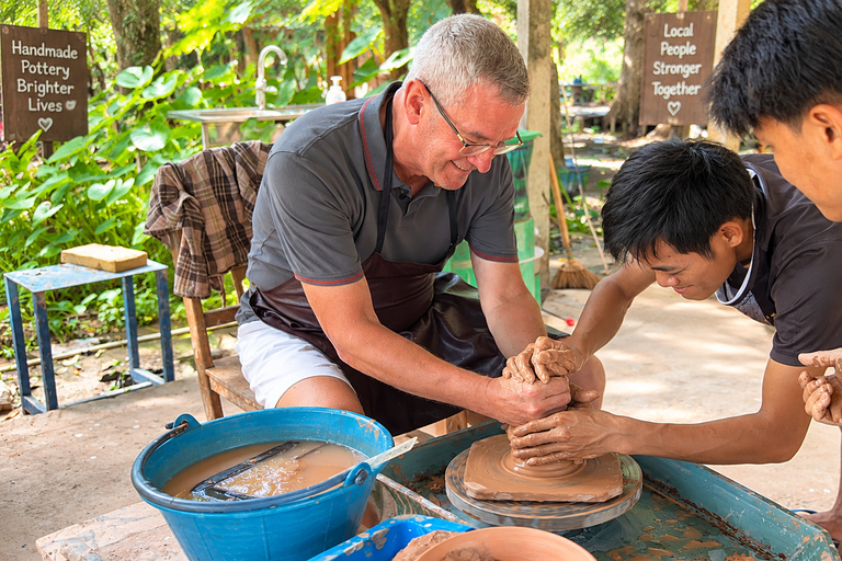 Vientiane: Pottery Workshop, Lao Boxing, & Buddha Park Tour 3 hours: Pottery Workshop only