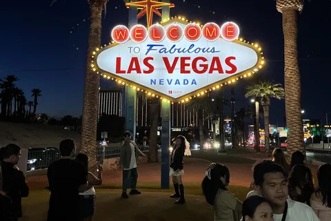 Luxe avondtour door Las Vegas in een Mercedes Sprinter limousine