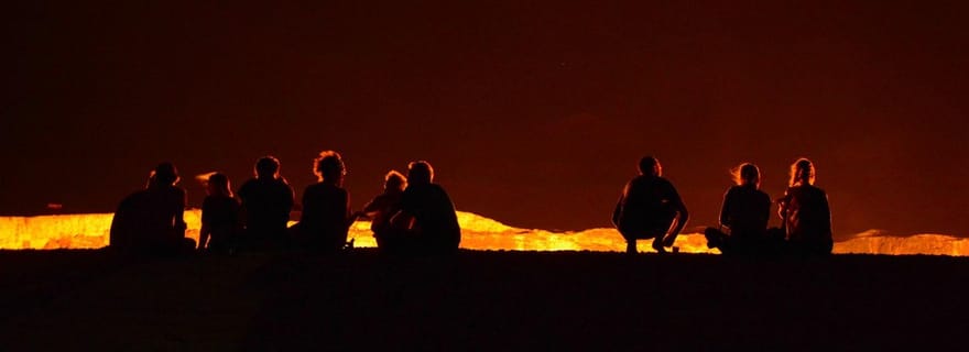 Ashgabat à Darvaza : visite nocturne de la « porte de l'enfer » avec dîner