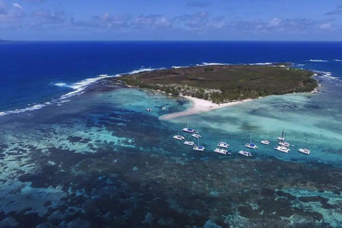 Mauritius Amazing Catamaran 3 island north & lunch on island