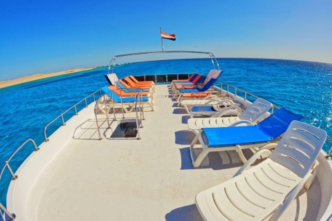 Hurghada: Wybierz się luksusowo do zatoki Orange z nurkowaniem i lunchemHurghada: Luksusowy jacht do zatoki Orange z nurkowaniem i lunchem