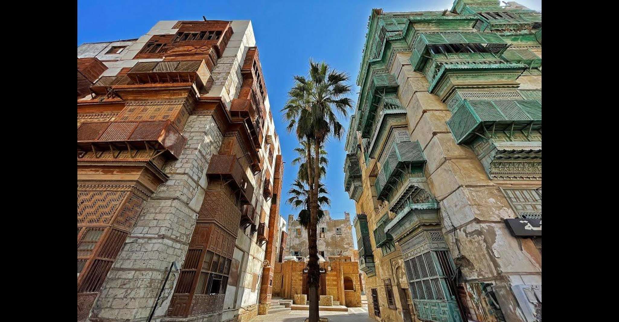 Guided Tour in Jeddah by local woman photo 2