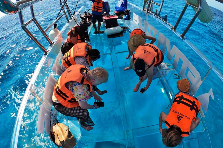 Cancun : Promenade en bateau à fond de verre avec boissons