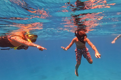 Hurghada : excursion en yacht avec observation des dauphins, déjeuner et options multiplesHurghada : Yacht privé avec dauphins, plongée en apnée et île