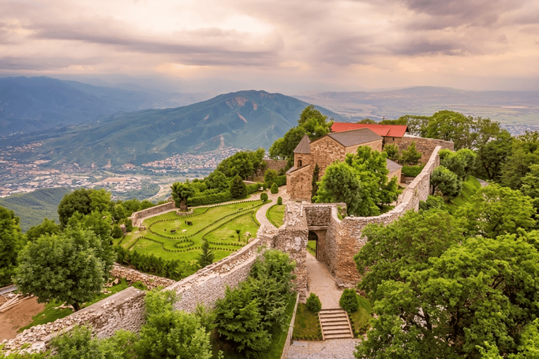 From Tbilisi: Mtskheta & Zedazeni Peak 4x4 Tour with Picnic