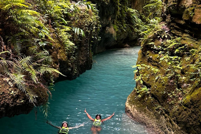 Cebu: wyspa Pescador, bieg z sardynkami i kanion KawasanCebu: Moalboal Island Hopping i Kawasan Canyoneering