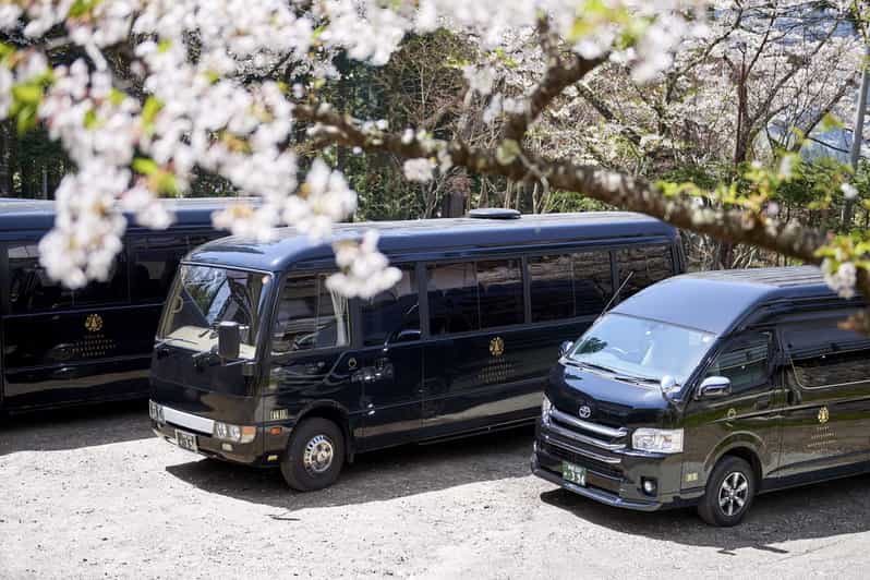Private roundtrip transport: Nagano City to Snow Monkey Park