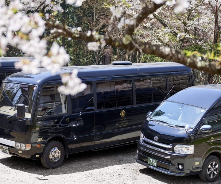 Private roundtrip transport: Nagano City to Snow Monkey Park