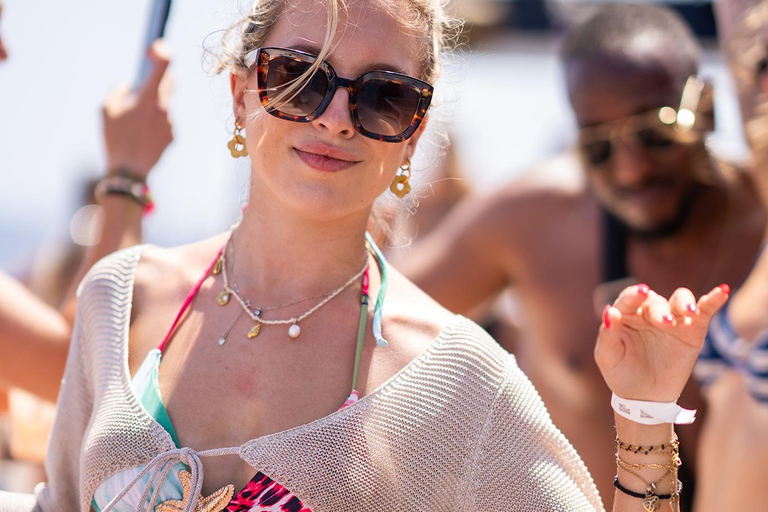 Ibiza: Half Day Pass at Ibiza Boat Club with Brunch & Drinks Bottomless Brunch Boat Party: General Admission