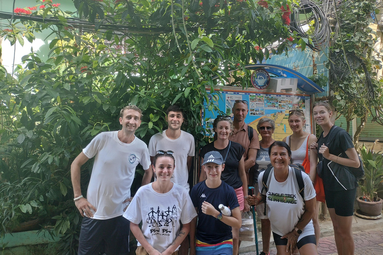 Phi Phi: Guided Jungle Trek - Morning Trail Morning Trek with French-Speaking Guide