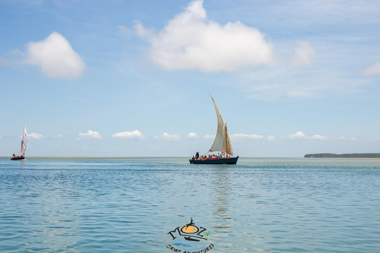 Maputo: Santa Maria Beach Cruise with Snorkeling & Brunch