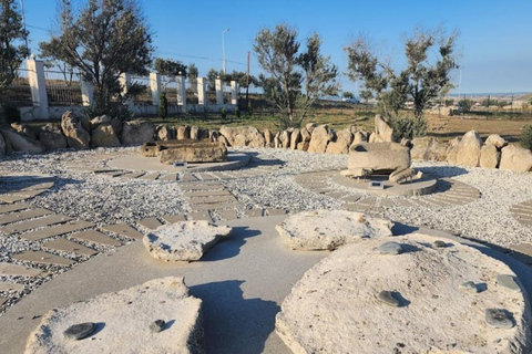 From Baku: Ateshgah Fire Temple and Yanar Dag Tour