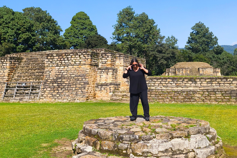 Desde Ciudad de Guatemala: Navegacion en Lago Atitlán y Visita a Iximché