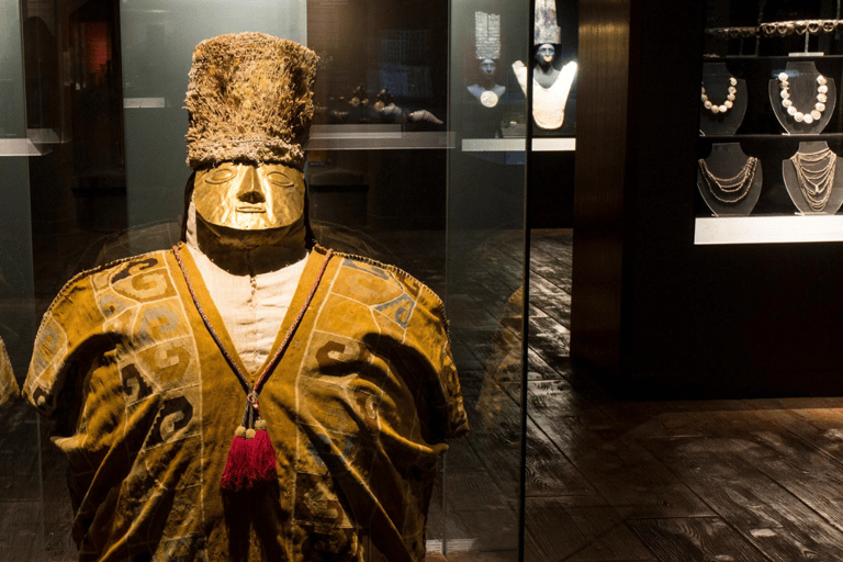 Lima: Museo Larco y Huacas, Noche Mágica con CenaMuseo Larco y Huacas con Cena - Compartido