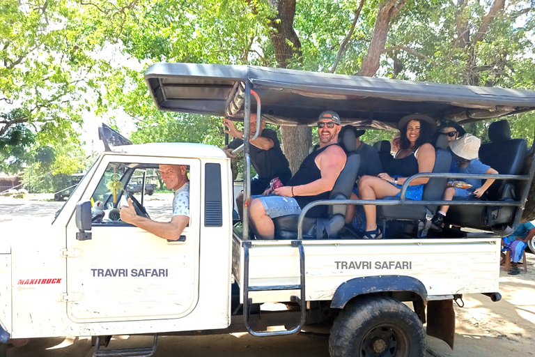 Yala, Udawalawe Safari &amp; Elephant Home Esperienza di vitaYALA Safari, Casa dell'elefante Esperienza di vita