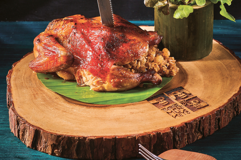 Phuket: Thai Dining Experience at Three Monkeys Restaurant Thai Set Menu for 2 - Set D