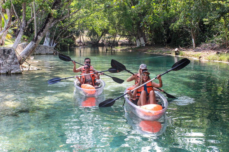 Kayak trasparente alla laguna di Bacalar