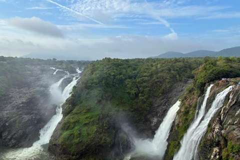 Wycieczka z Bangalore do buddyjskiego klasztoru i wodospadów Shivanasamudram