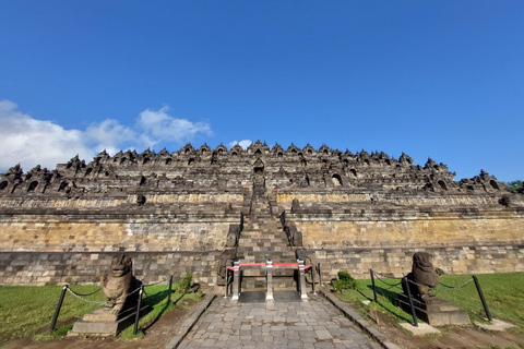 Yogyakarta: Borobudur VIP i wycieczka do świątyni Prambanan