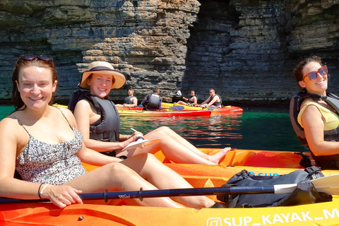 Budva : 3 heures de paddle board ou de kayak pour visiter les grottes côtièresBudva : balade de 3 h en kayak vers les grottes côtières