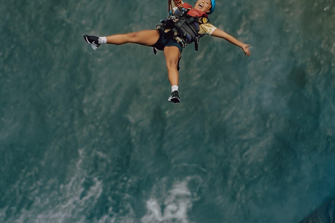 From Kandy: Lakshapana Waterfall Bungee Jump with Pickup