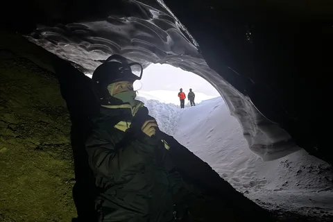 Longyearbyen: Snowmobile Tour zur verlassenen sowjetischen Siedlung