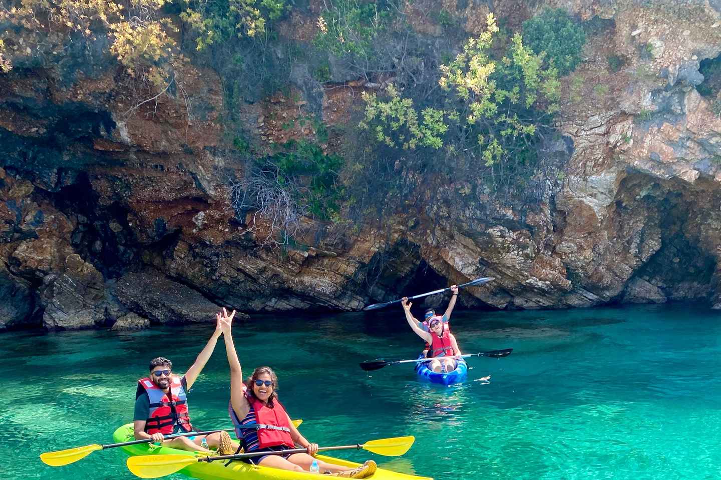 Hellarnir í Porto Palermo: Kayak/SUP Ferð með Útsýni yfir Kastala