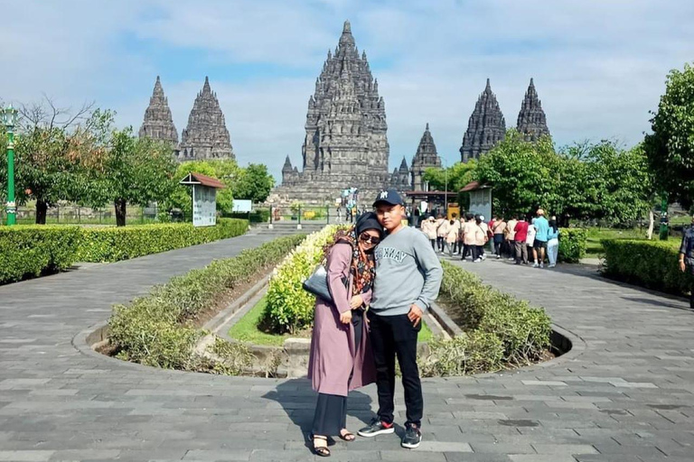 Wycieczka do świątyń Borobudur i PrambananWycieczka do świątyni Borobudur Prambanan