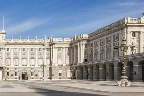 Madrid: Royal Palace fast-access admission ticket exterior view