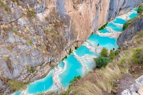Von Ayacucho aus: Das türkisfarbene Wasser von Millpu