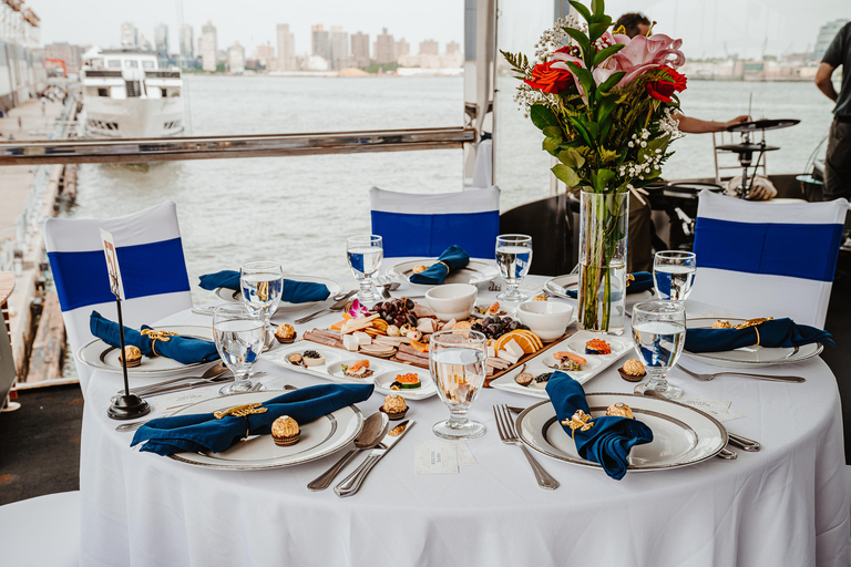 Nova Iorque: Cruzeiro com jantar de assinatura no EternityExperiência no convés principal