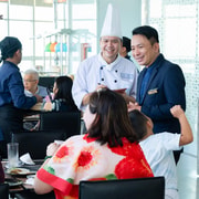 Laem Chabang: Bangkok Shopping Extravaganza Tour with Guide