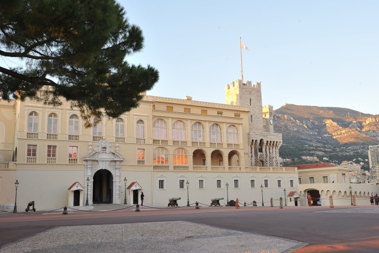 Monaco et Èze : visite d’une journée en petit groupeDe Villefranche : journée complète à Monaco et Èze