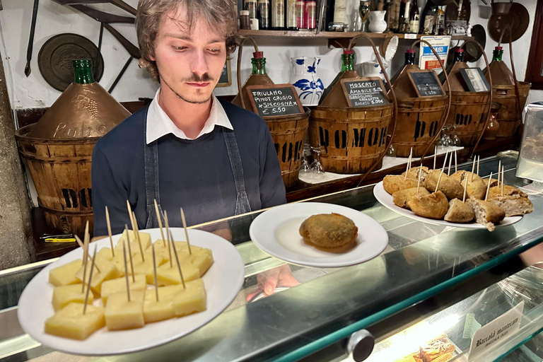 Venetië: Stadsrondleiding met gids en culinaire tour door de stadVenetië: stadstour met hoogtepunten en streetfood