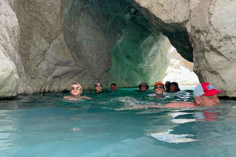 Mascate: excursão ao Oásis de Wadi Bani Khalid e ao deserto de Omã