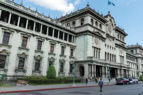 Panajachel: enkele reis Gedeeld vervoer naar Guatemala StadAtitlan of Panajachel: Gedeeld vervoer naar Guatemala Stad