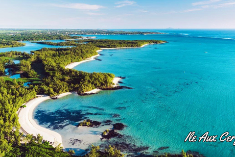 Mauritius: Ile aux Cerfs Catamaran Lagoon Experience + BBQ